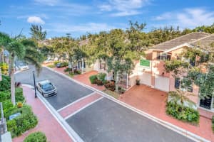 1048 E Heritage Club Circle, Delray Beach, FL 33483 Sold 05/29/24