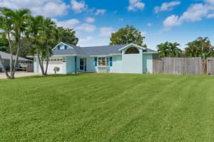 569 NE Lima Vias, Jensen Beach, FL 34957 Sold 12/15/23
