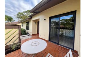 40 Copper Pod Court, Royal Palm Beach, FL 33411 Sold 02/15/24