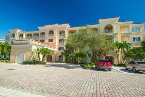 12 Harbour Isles Dr Ph1, Fort Pierce, FL 34945 Sold 02/09/24