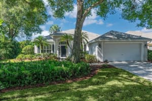 609 44th Avenue, Vero Beach, FL 32968 Sold 12/18/23