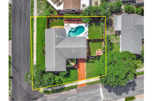 1333 Crest Drive, Lake Worth Beach, FL 33461 Sold 05/10/24