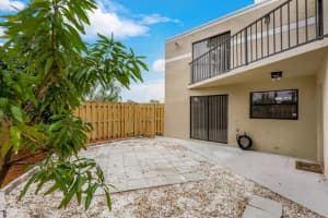 3975 Village Drive D, Delray Beach, FL 33445 Sold 01/02/24