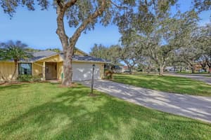 12766 SE Pinehurst Court, Hobe Sound, FL 33455 Sold 03/11/24