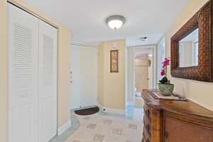 450 Egret Cir APT 9202, Delray Beach, FL 33444, Sold 12/29/23