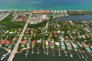 210 SE Atlantic Drive Drive, Lantana, FL 33462 Sold 05/15/24