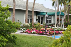 807 Club Drive B, Delray Beach, FL 33445 Sold 12/15/23