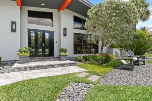 25 Ocean Drive, Jupiter Inlet Colony, FL 33469 Sold 04/29/24