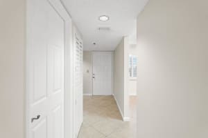 7260 Kinghurst Drive 606, Delray Beach, FL 33446 Sold 02/01/24