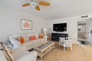 1010 E Circle Terrace B, Delray Beach, FL 33445 Sold 12/21/23