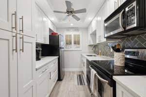 1010 E Circle Terrace B, Delray Beach, FL 33445 Sold 12/21/23