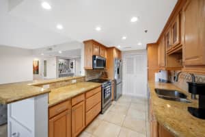 899 Jeffery Street 108, Boca Raton, FL 33487 Sold 01/15/24