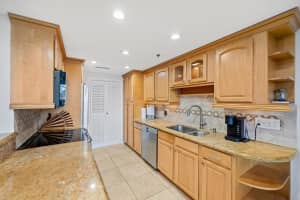 899 Jeffery Street 108, Boca Raton, FL 33487 Sold 01/15/24