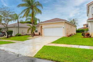 2585 SE 4th Place, Homestead, FL 33033 Sold 03/29/24
