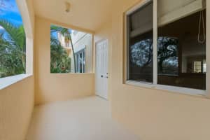 6 Harbour Isle Drive E 201, Fort Pierce, FL 34949 Sold 02/29/24