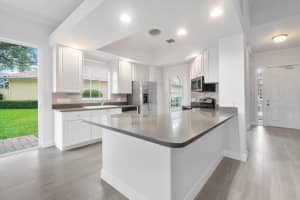 8304 Pine Cay Road, Wellington, FL 33414 Sold 01/03/24