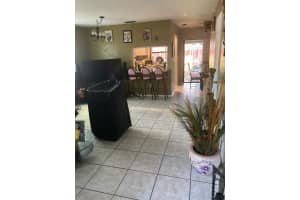 277 NW 106th Avenue, Pembroke Pines, FL 33028 - MLS#R10937070