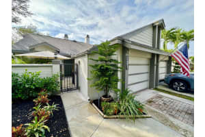 101 Landings Boulevard, Greenacres, FL 33413 Sold 03/29/24