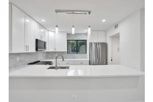 5370 Las Verdes Circle 310, Delray Beach, FL 33484 Sold 02/28/24