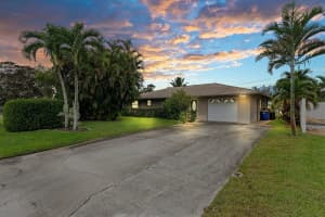 6463 SE Lockerby Place, Hobe Sound, FL 33455 Sold 02/22/24
