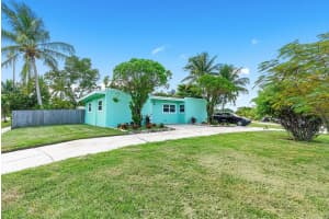 560 Sioux Road, Lantana, FL 33462 Sold 02/20/24