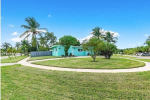 560 Sioux Road, Lantana, FL 33462 Sold 02/20/24