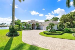 52 Bermuda Lake Drive, Palm Beach Gardens, FL 33418 Sold 07/31/24