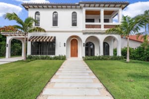 219 Pershing Way, West Palm Beach, FL 33401 Sold 02/26/24