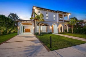 219 Pershing Way, West Palm Beach, FL 33401 Sold 02/26/24