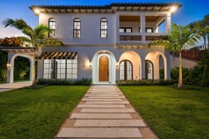 219 Pershing Way, West Palm Beach, FL 33401 Sold 02/26/24