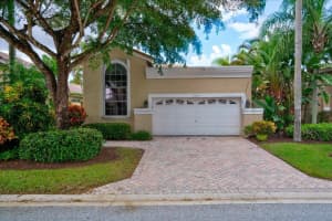 4542 Carlton Golf Drive, Lake Worth, FL 33449 Sold 02/01/24