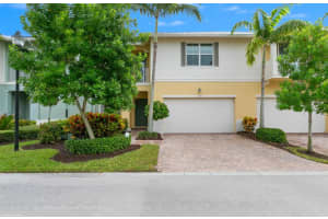 3124 Yorkshire Lane, Palm Beach Gardens, FL 33418 Sold 12/20/23