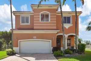 559 Gazetta Way Way, West Palm Beach, FL 33413 Sold 07/12/24