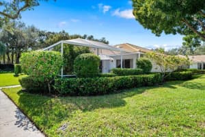 8902 Chapman Oak Court, Palm Beach Gardens, FL 33410 Sold 03/12/24