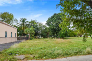 618 14th Street, West Palm Beach, FL 33401 Sold 02/24/25