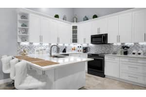 5460 Eagle Lake Drive 72b, Palm Beach Gardens, FL 33418 Sold 02/22/24