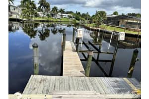 121 SE Paradise Place, Stuart, FL 34997 Sold 02/23/24