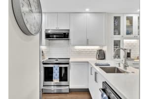 330 N Federal Highway 311, Deerfield Beach, FL 33441 Sold 02/13/24