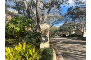 13 Oakleaf Ct, Jupiter, FL 33469, Sold 11/30/23