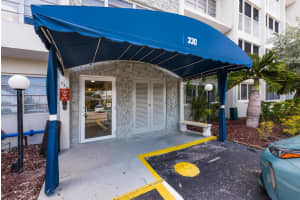 330 SE 2nd Street 101e, Hallandale Beach, FL 33009 Sold 01/12/24