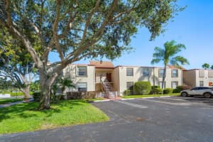 15 Willowbrook Lane 201, Delray Beach, FL 33446 Sold 01/19/24