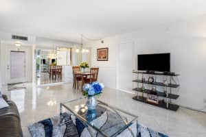 15 Willowbrook Lane 201, Delray Beach, FL 33446 Sold 01/19/24