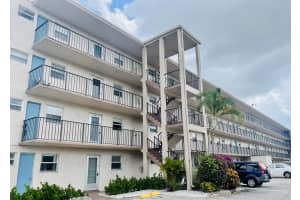 725 Lori Drive 306, Palm Springs, FL 33461 Sold 05/08/24