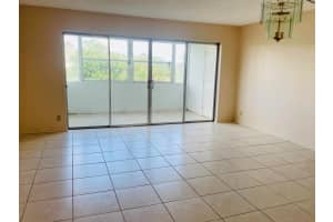 725 Lori Drive 306, Palm Springs, FL 33461 Sold 05/08/24