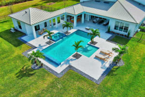 20105 SE Bridgewater Drive, Jupiter, FL 33458 Sold 02/26/24