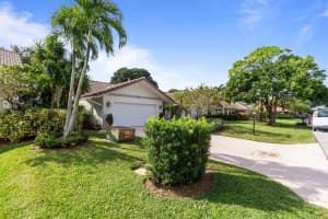 1045 Shady Lakes Circle S, Palm Beach Gardens, FL 33418 Sold 01/19/24