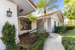 1045 Shady Lakes Circle S, Palm Beach Gardens, FL 33418 Sold 01/19/24