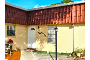 842 Salem Lane, Lake Worth, FL 33467 Sold 06/20/24