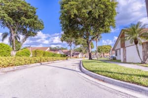 1060 Parkside Green Drive E, Greenacres, FL 33415 Sold 01/12/24