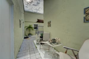 10362 Oliver Lane, Royal Palm Beach, FL 33411 Sold 04/17/24